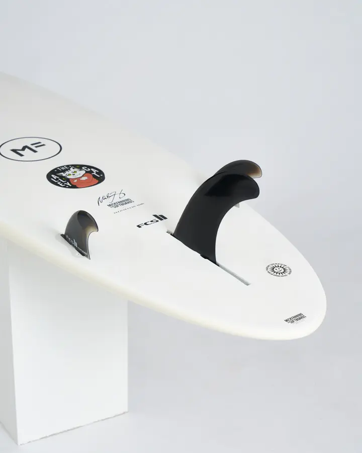 MF Alley cat epoxy lam FCSII surfboard white fins.webp