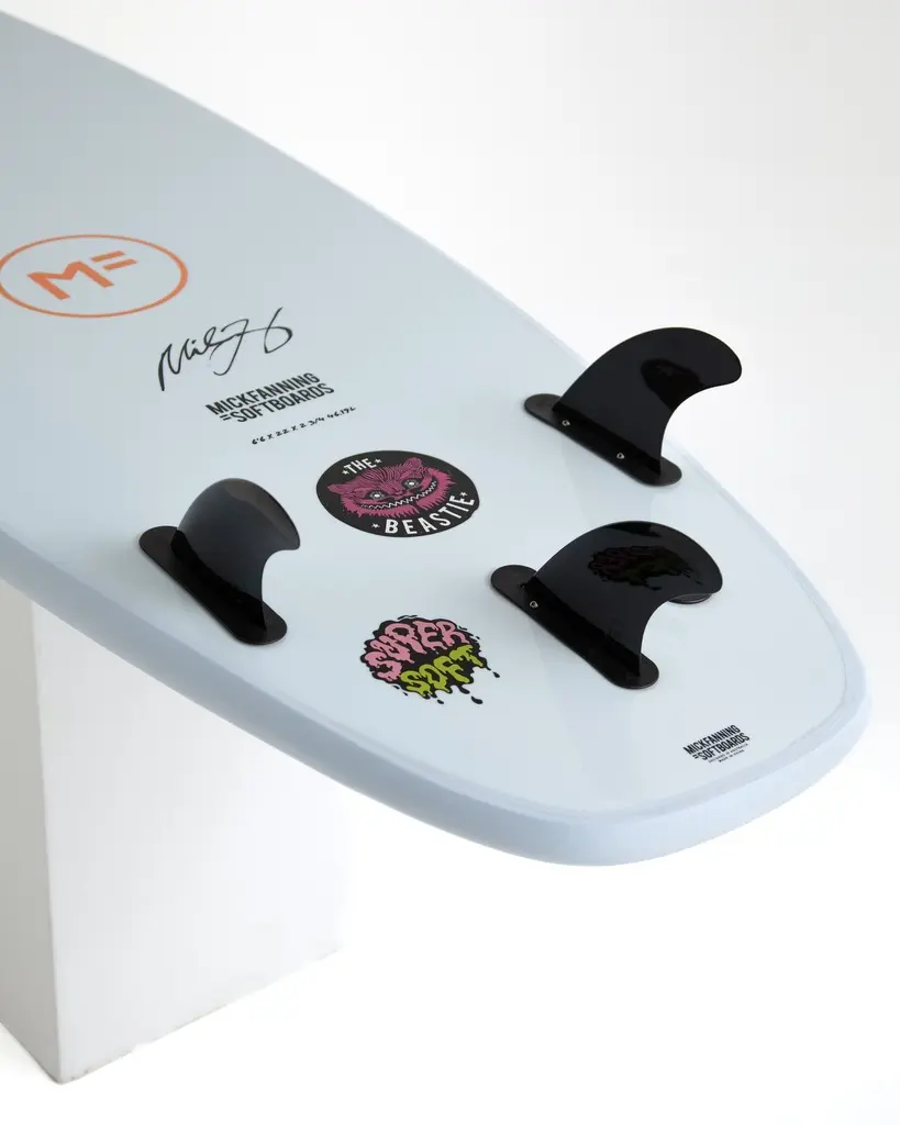 MF Beastie super soft-tri surfboard Sky fins.webp